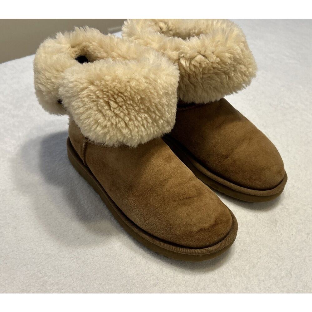UGG Bailey Button Ankle Boots 5803 Women’s Size 7 Tan Short Shearling Cuff￼